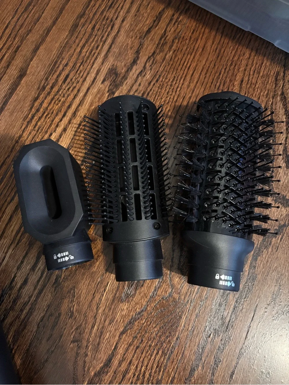 Black 4-in-1 Hot Air Styler with Brush Attachments
